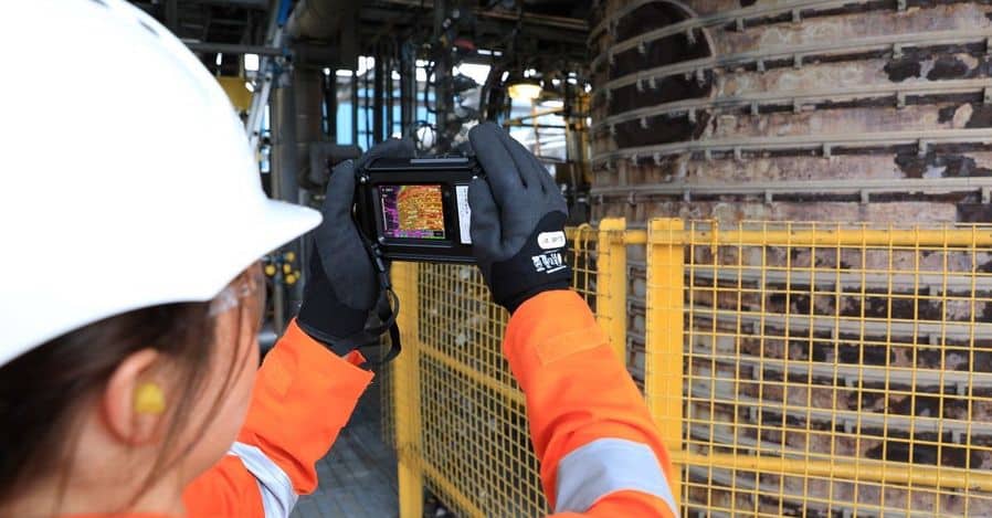 Die Wärmebildkamera Cx5 kombiniert den Komfort und die Bildgebungsleistung der Flir C5 mit der Robustheit eines ATEX-konformen Gehäuses Die Wärmebildkamera Cx5 von Teledyne Flir kombiniert den Komfort und die Bildgebungsleistung der Flir C5 mit der Robustheit eines ATEX-konformen Gehäuses.