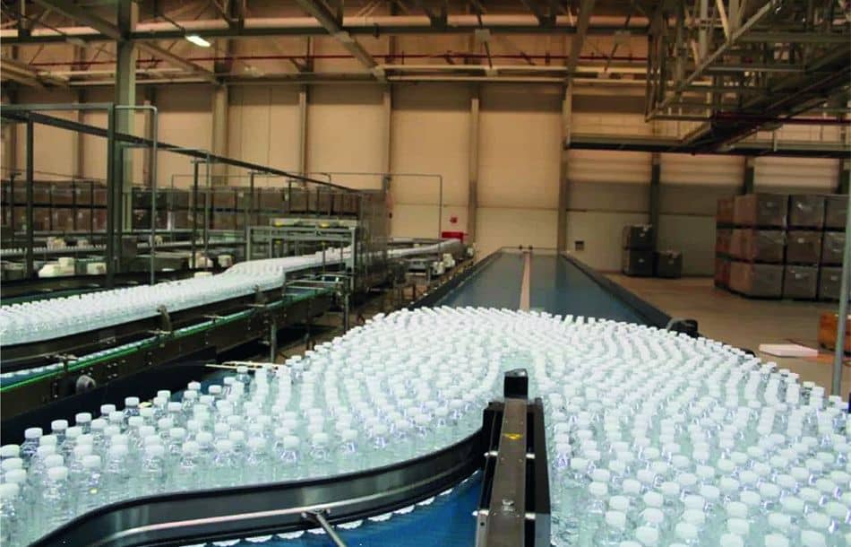 Menabev, ein Abfüller für PepsiCo, hat Sidels Know-how eingesetzt, um sieben neue Flaschenformate aus zwei PET-Anlagen zu liefern.