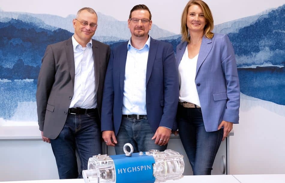 Henning Grönwoldt, Leiter Vertrieb (links), Björn Kaduk, Leiter Marketing (mitte) und Anke Jung, Geschäftsführung (rechts). Kaduk verstärkt seit Mai das Team der Jung Gruppe und übernimmt das Marketing für die Jung Process Systems.