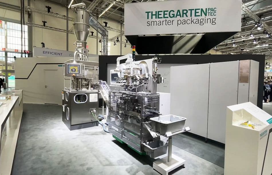 Die Kombination aus der BCW-eco von Theegarten-Pactec und der S250B Compact von Romaco Kilian ermöglicht ein effizientes Pressen und Primärverpacken von Bouillonwürfeln Die Kombination aus der BCW-eco von Theegarten-Pactec und der S250B Compact von Romaco Kilian ermöglicht ein effizientes Pressen und Primärverpacken von Bouillonwürfeln.