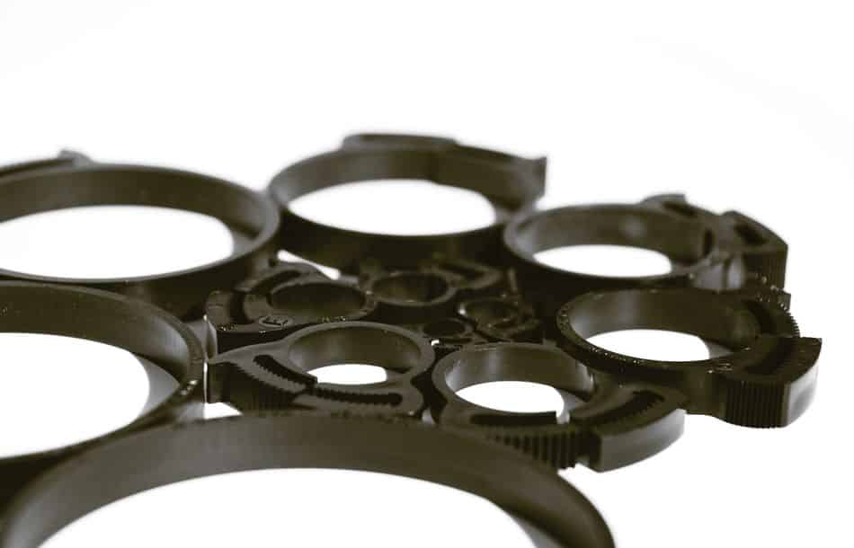 Mit den Nylonschlauchklemmen Herbie Clips lassen sich Schlauchleitungen fixieren Mit den Nylonschlauchklemmen Herbie Clips lassen sich Schlauchleitungen fixieren.