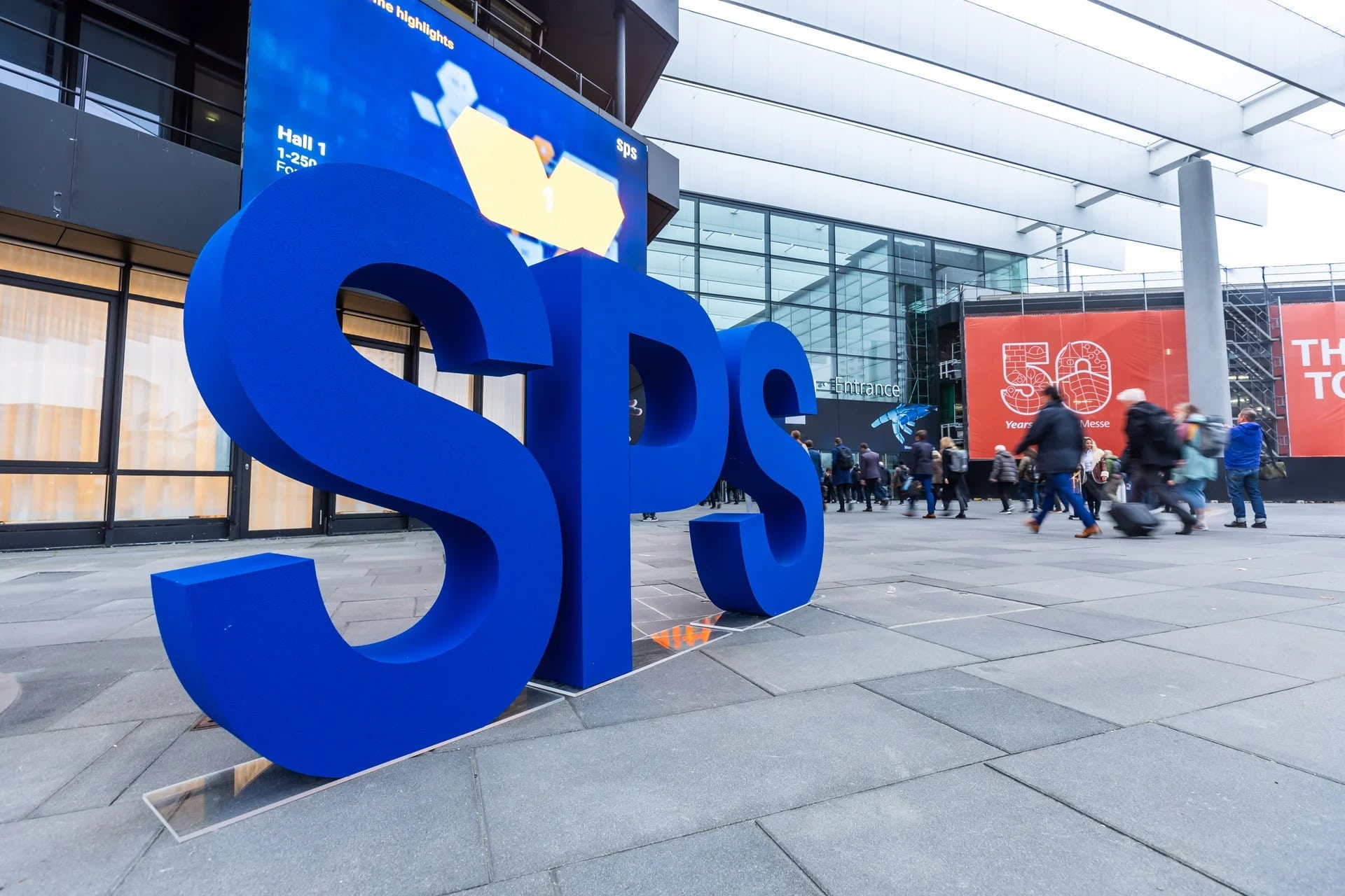 Die SPS 2024 hat ihre Tore geschlossen. Die 33. Ausgabe begeisterte erneut mit einem breitgefächerten Angebot rund um die Schlüsseltechnologie für die Produktion in der Industrie Die SPS 2024 hat ihre Tore geschlossen. Die 33. Ausgabe begeisterte erneut mit einem breitgefächerten Angebot rund um die Schlüsseltechnologie für die Produktion in der Industrie.